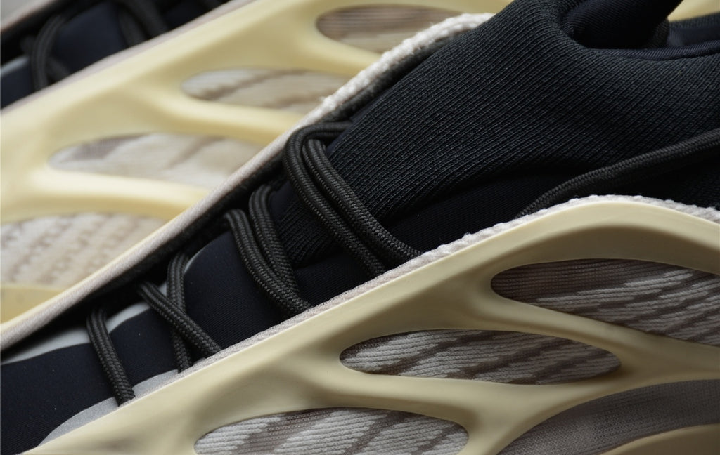 Chaussure ADIDAS YEEZY 700 V3