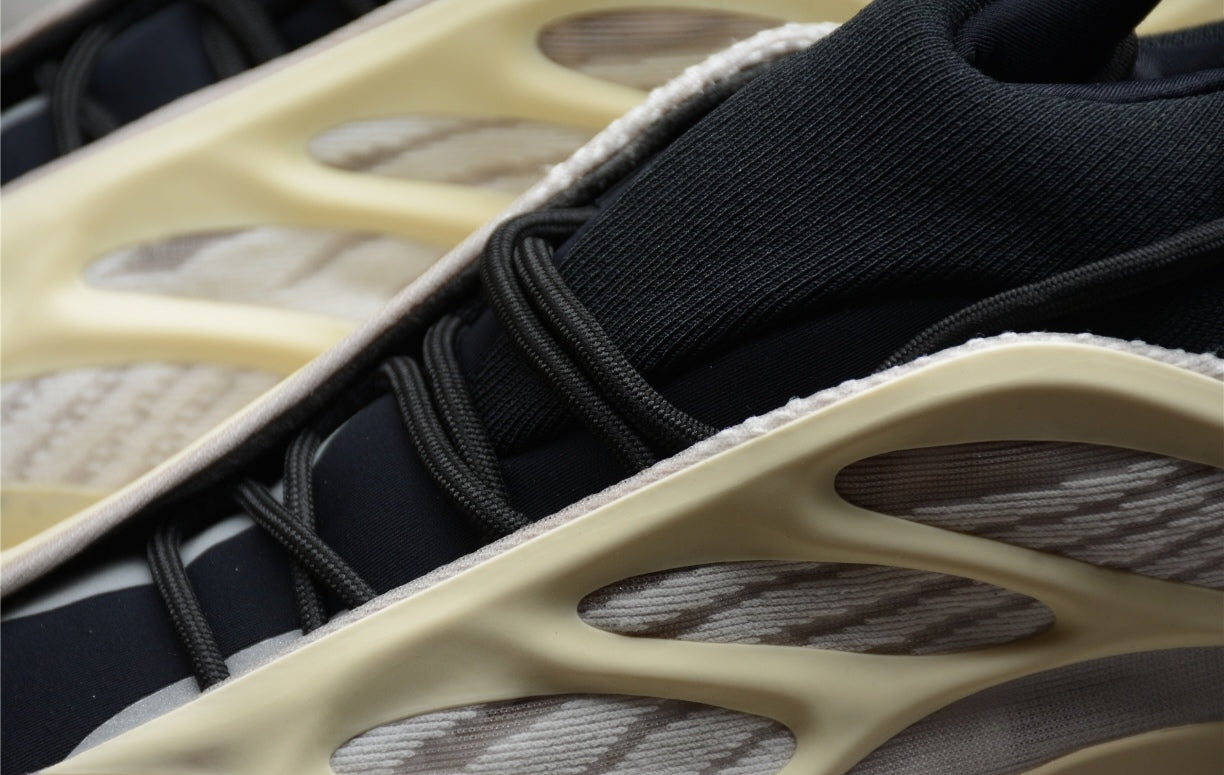 Chaussure ADIDAS YEEZY 700 V3