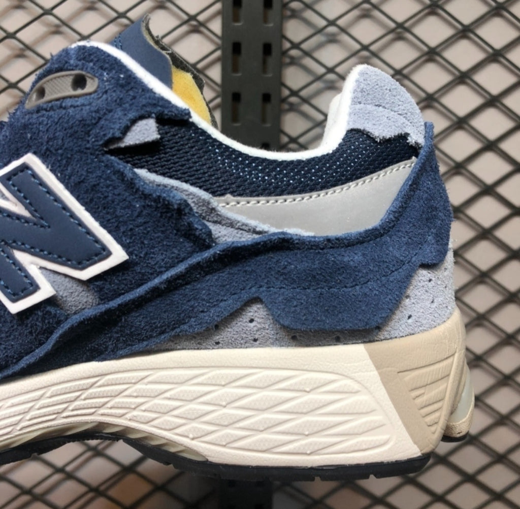 Chaussure NEW BALANCE 2002-R