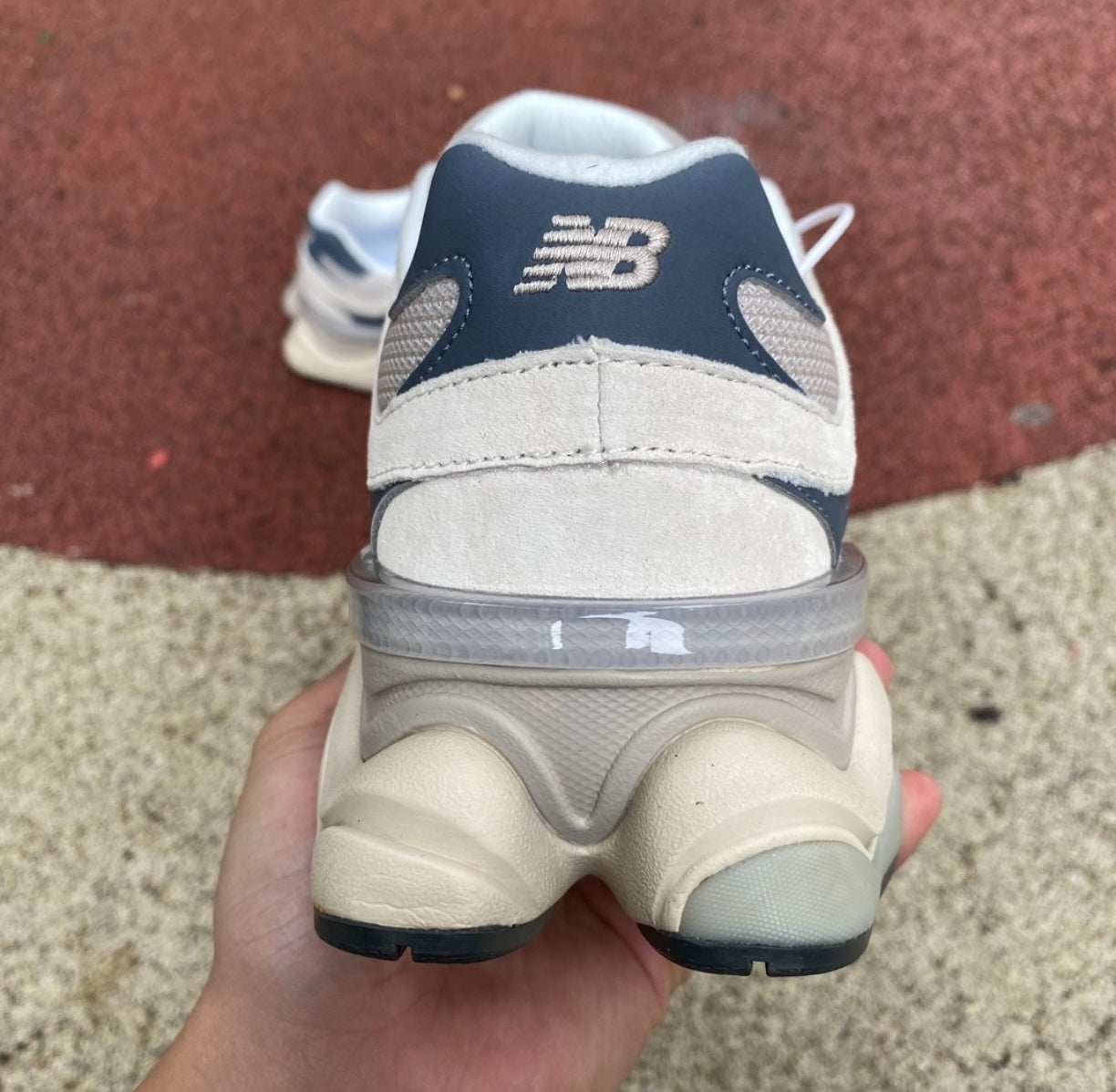 Chaussure NEW BALANCE 9060