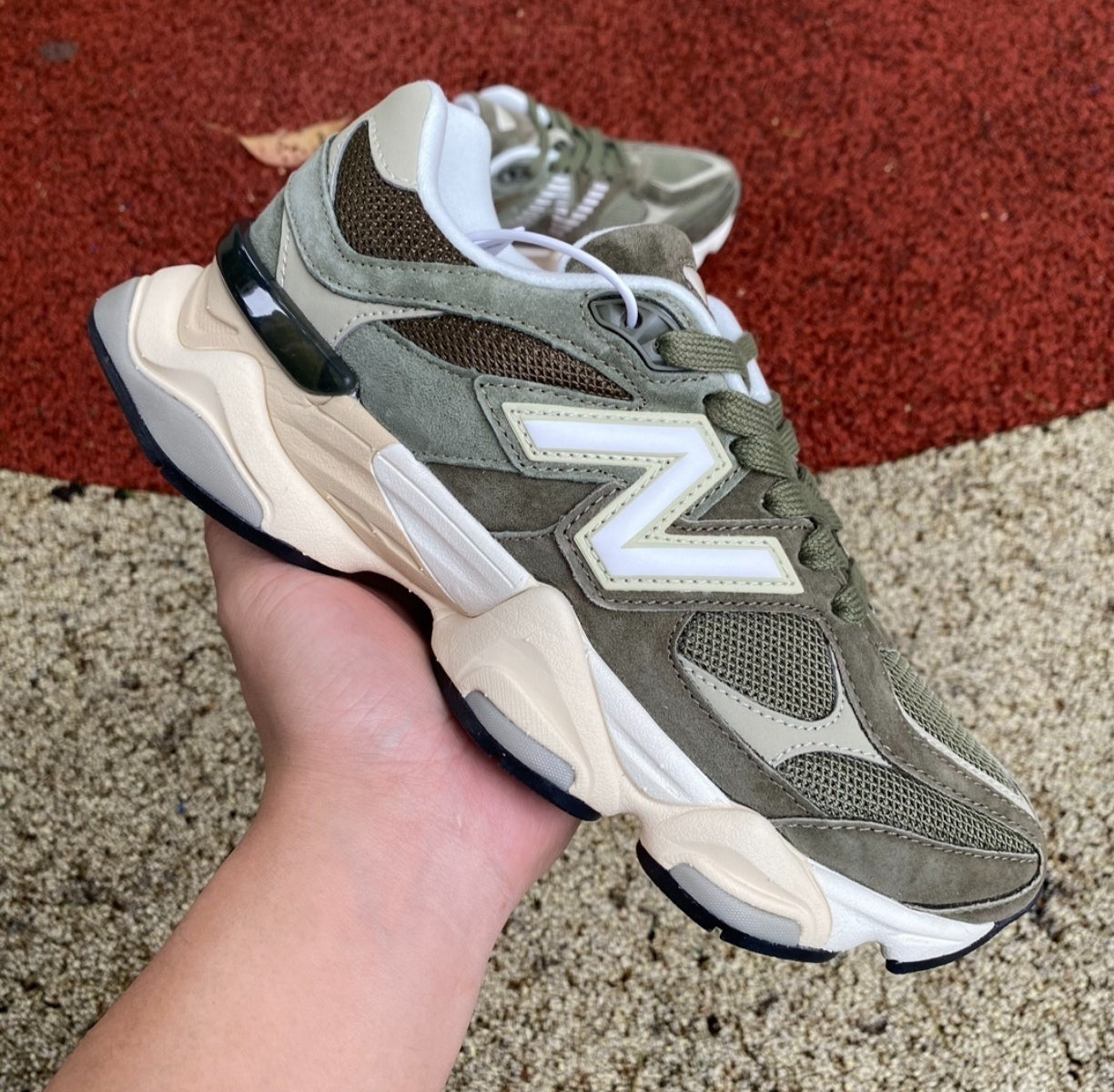 Chaussure NEW BALANCE 9060