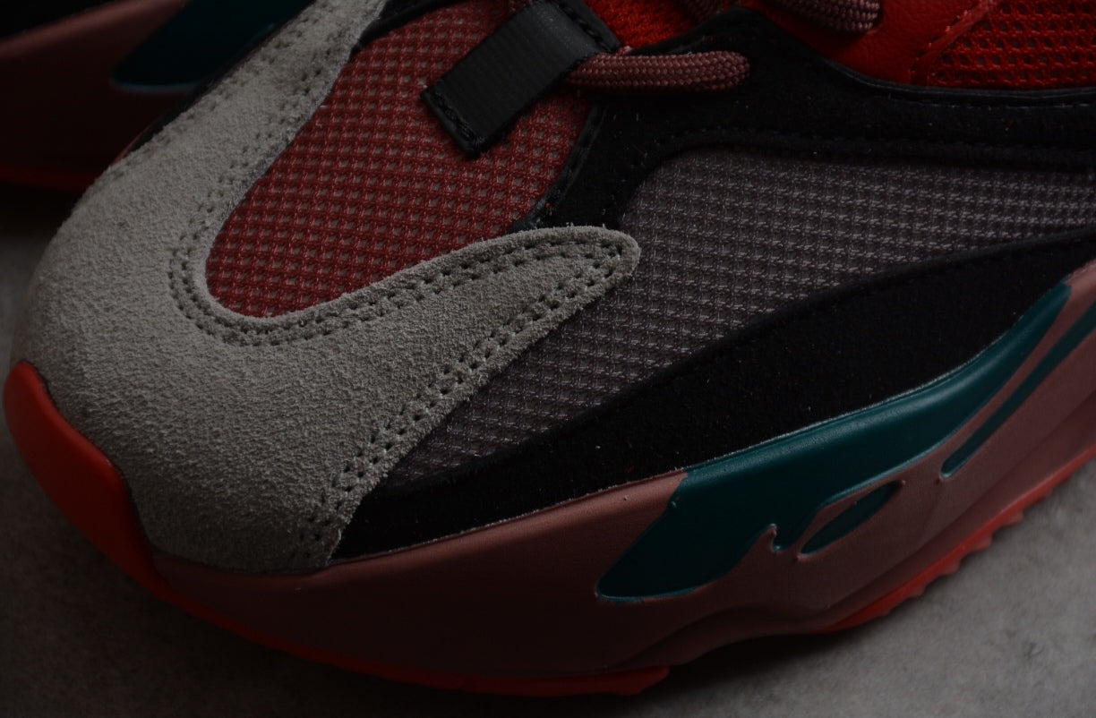 Chaussure ADIDAS YEEZY Boost 700